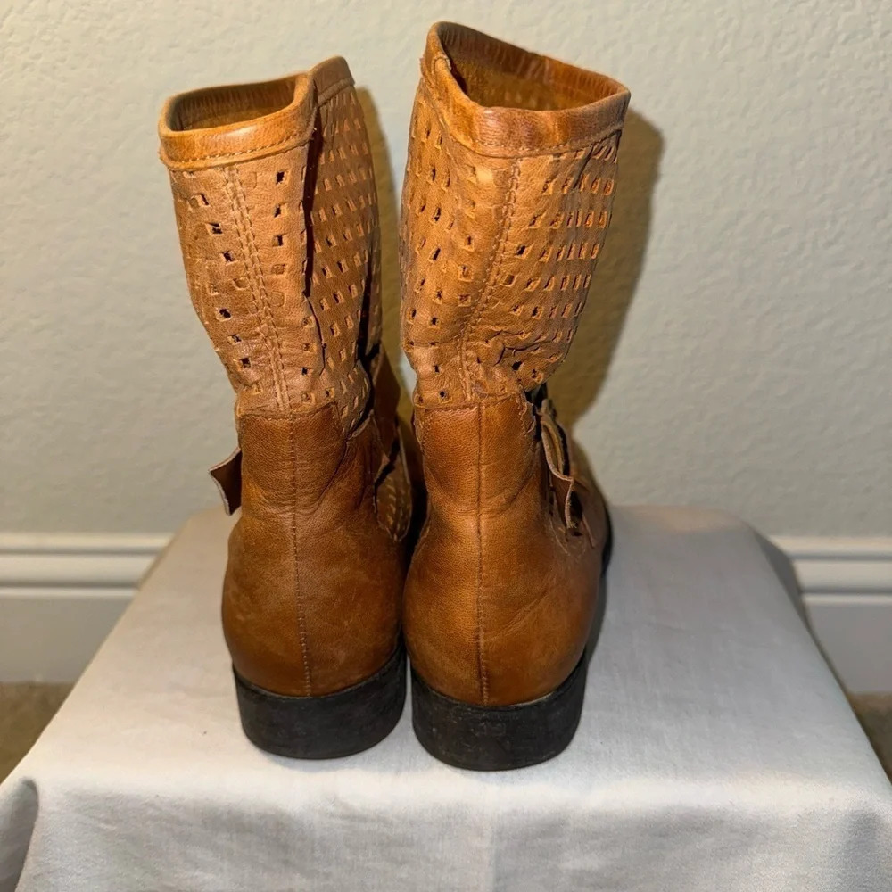 Steve Madden Perforated Hole Booties Buckle Size 7.5 Cognac Ankle Shoe - Picture 6 of 11